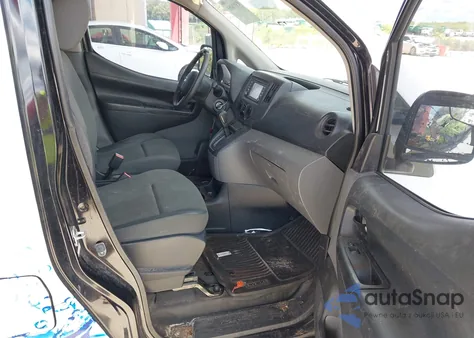 2015 Nissan Nv200 Sv z USA, uszkodzony, nr VIN 3N6CM0KN8FK709901